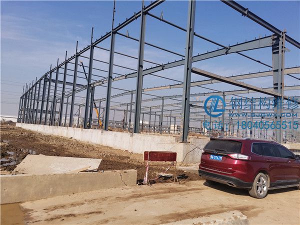 湖北省孝感市汉川富川网营物联大型钢结构厂房安装(图1)